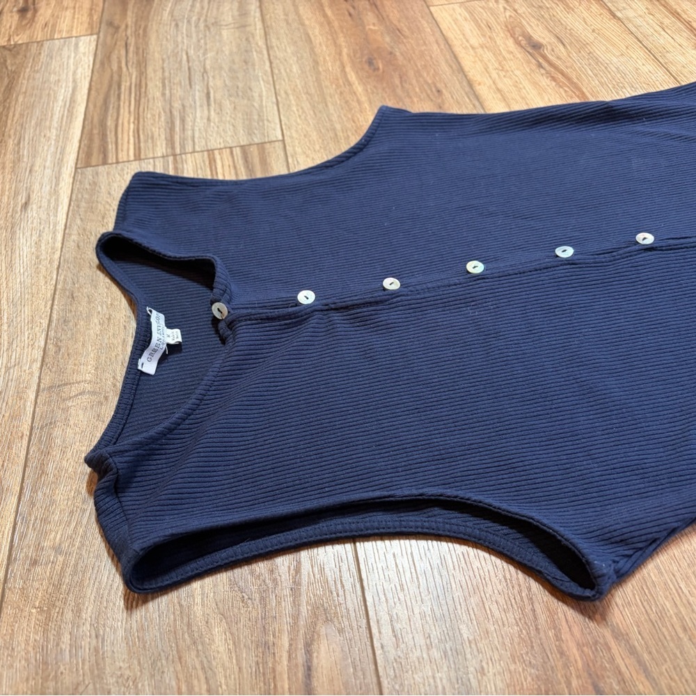 Green Envelope navy blue minimalist preppy ribbed pearl button-down tank top - Picture 6 of 8